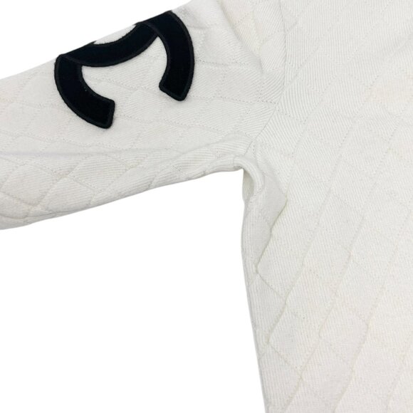 CHANEL Vintage 05A CC Logo Cambon Quilted Cashmere Knit Sweater Top #40 [105549] - Picture 11 of 14